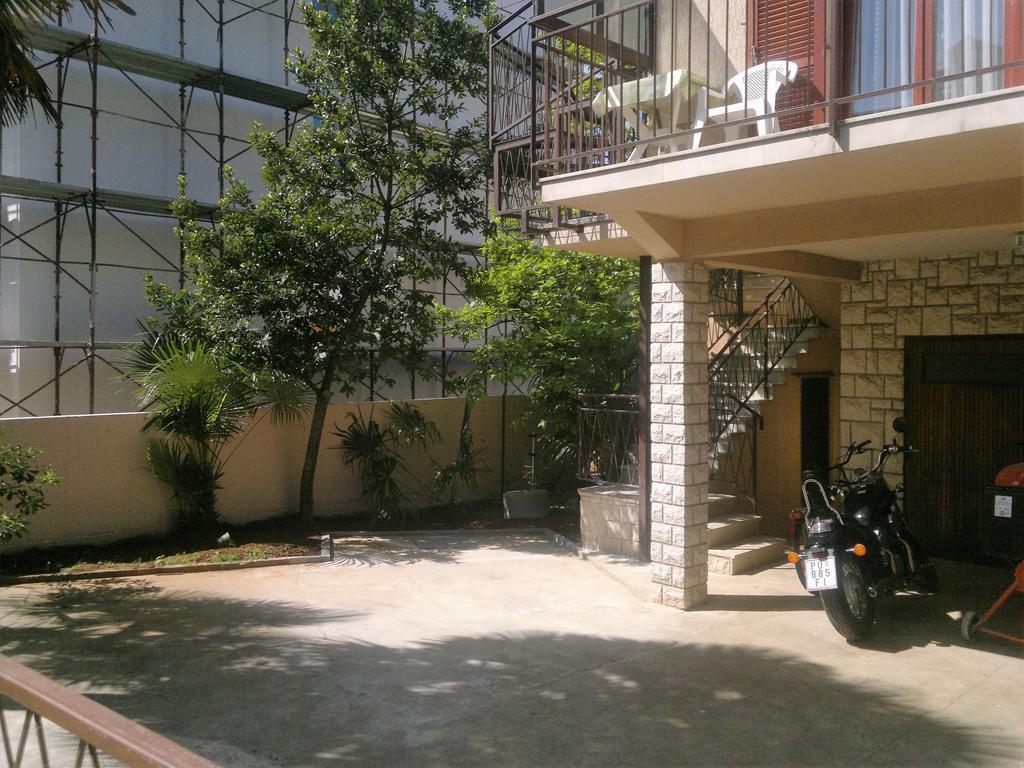 Lino Apartments Rovinj Exterior photo